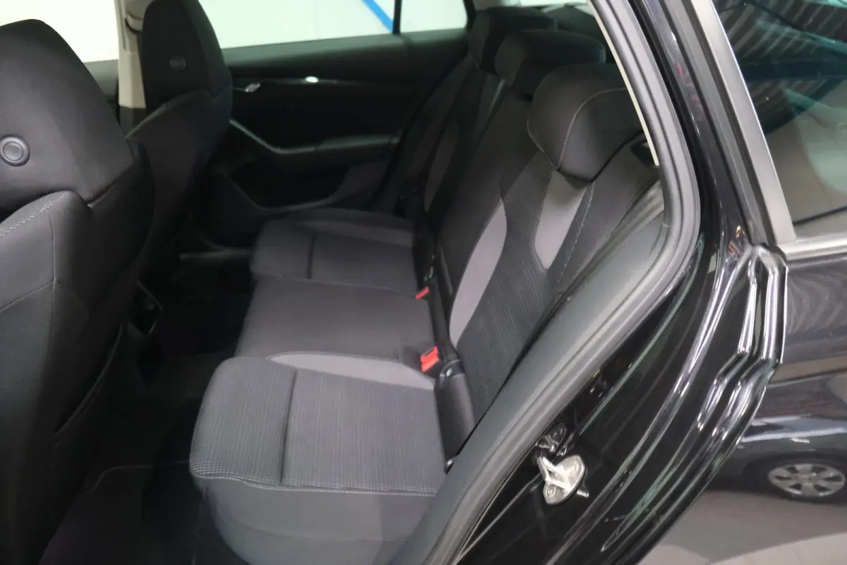 1.0 e-TSI Business Edition > €7900,- Netto Export <