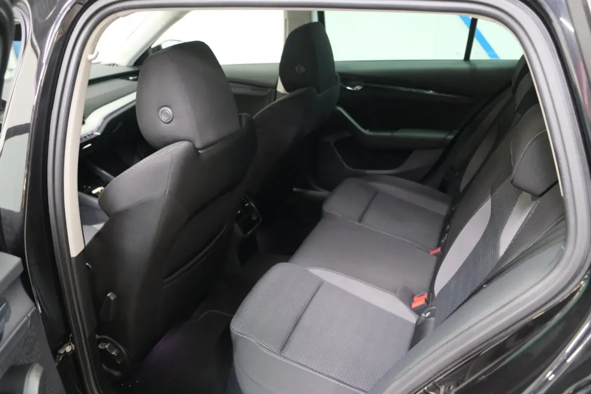 1.0 e-TSI Business Edition > €7900,- Netto Export <