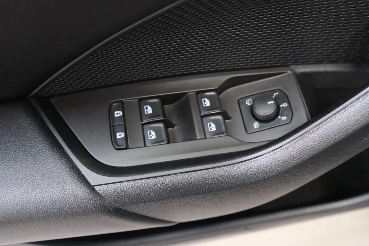 1.0 e-TSI Business Edition > €7900,- Netto Export <