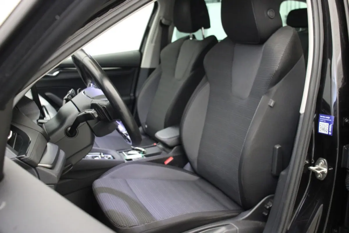 1.4 TSI iV PHEV Business Edition - Digitaal Cockpit, Carplay, Camera, Stoelverw. Trekhaak