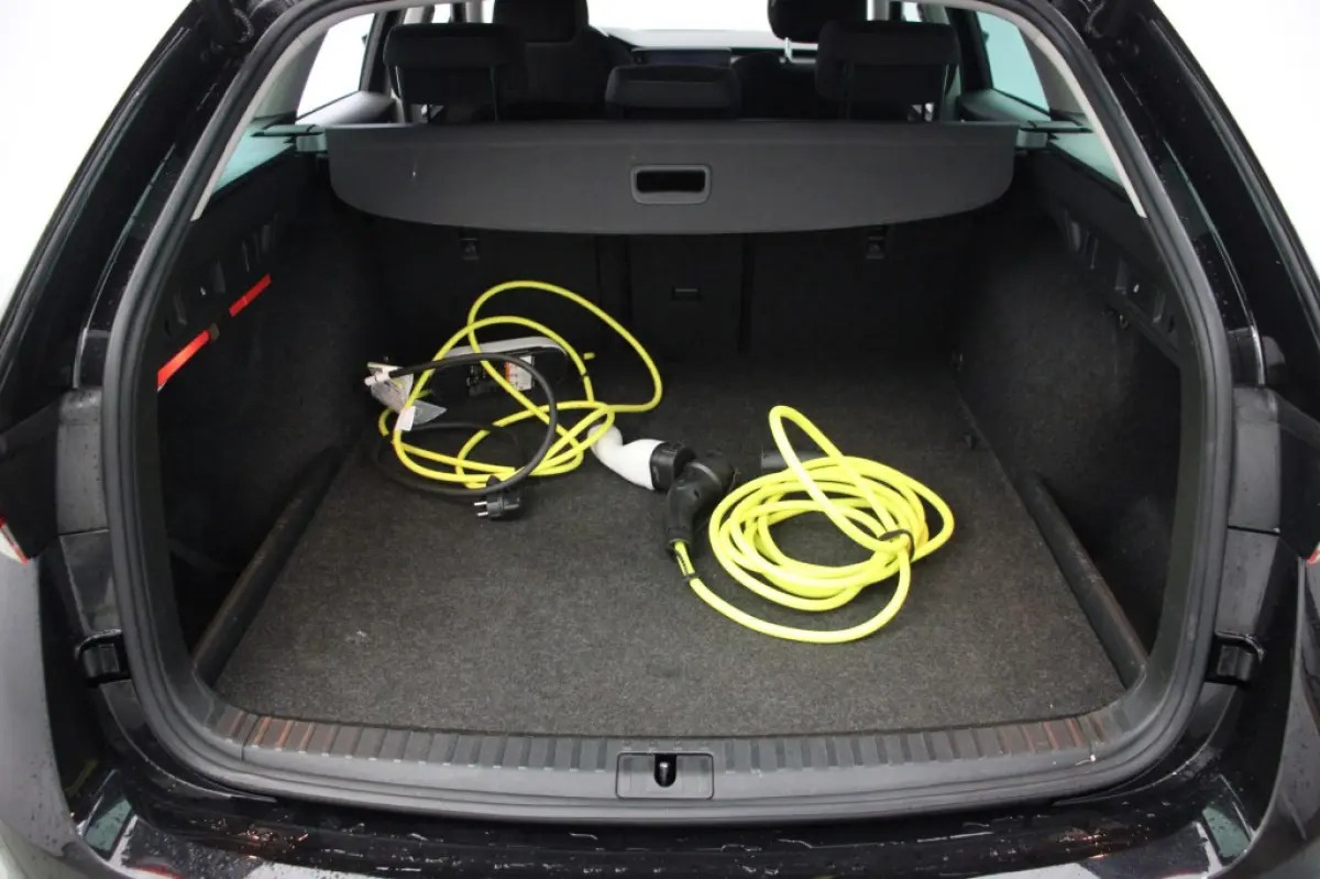 1.4 TSI iV PHEV Business Edition - Digitaal Cockpit, Carplay, Camera, Stoelverw. Trekhaak