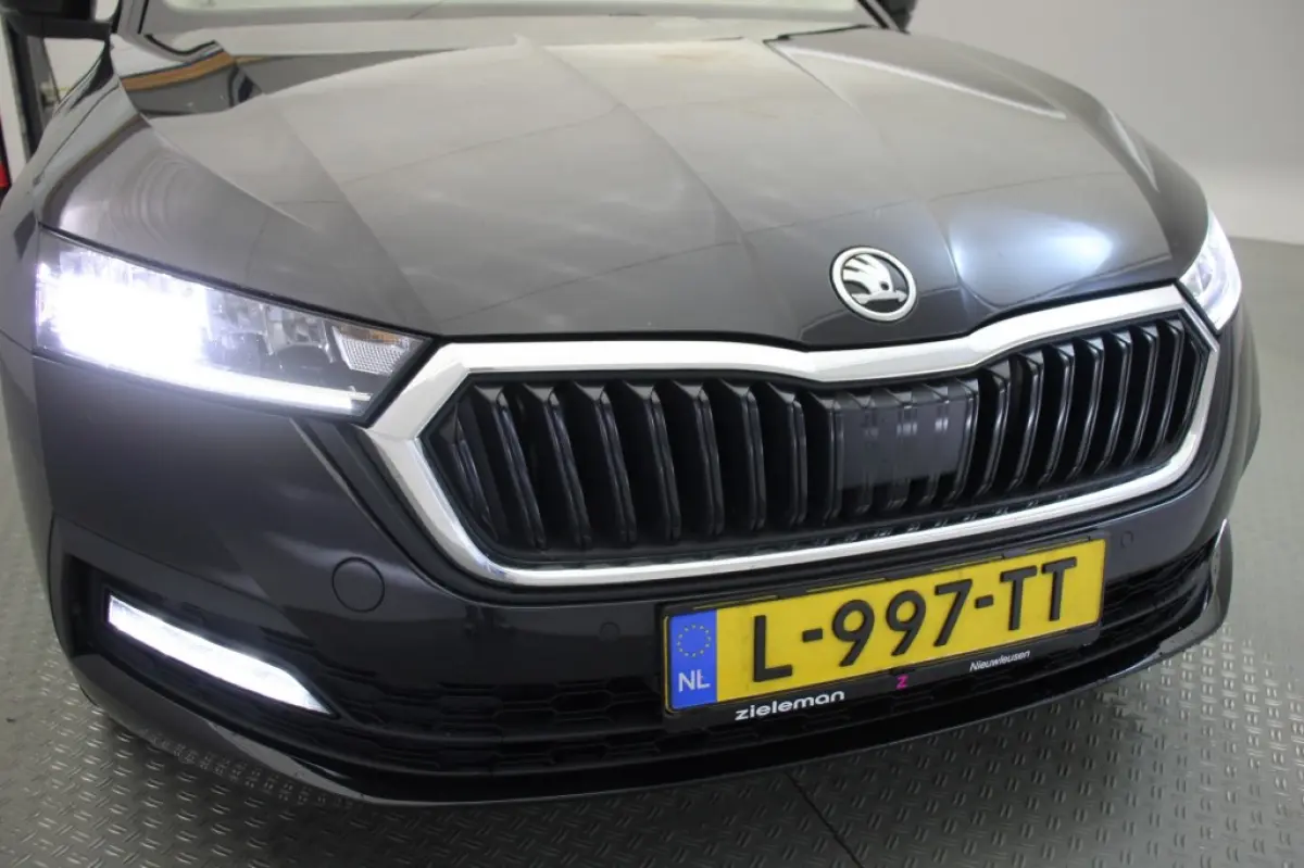 1.4 TSI iV PHEV Business Edition - Digitaal Cockpit, Carplay, Camera, Stoelverw. Trekhaak