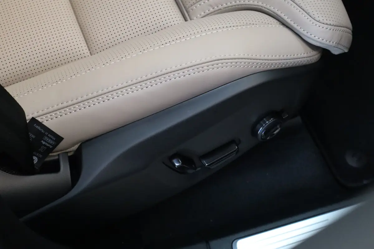 2.0 T8 Plug-in hybrid AWD Ultra Bright Exec. Ed. | 2 stoelen op derde rij | Achterbank verwarmd | Achteruitrij assistent