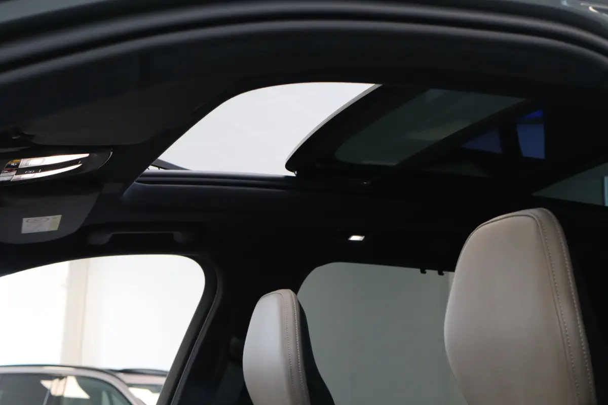 2.0 T8 Plug-in hybrid AWD Ultra Bright Exec. Ed. | 2 stoelen op derde rij | Achterbank verwarmd | Achteruitrij assistent