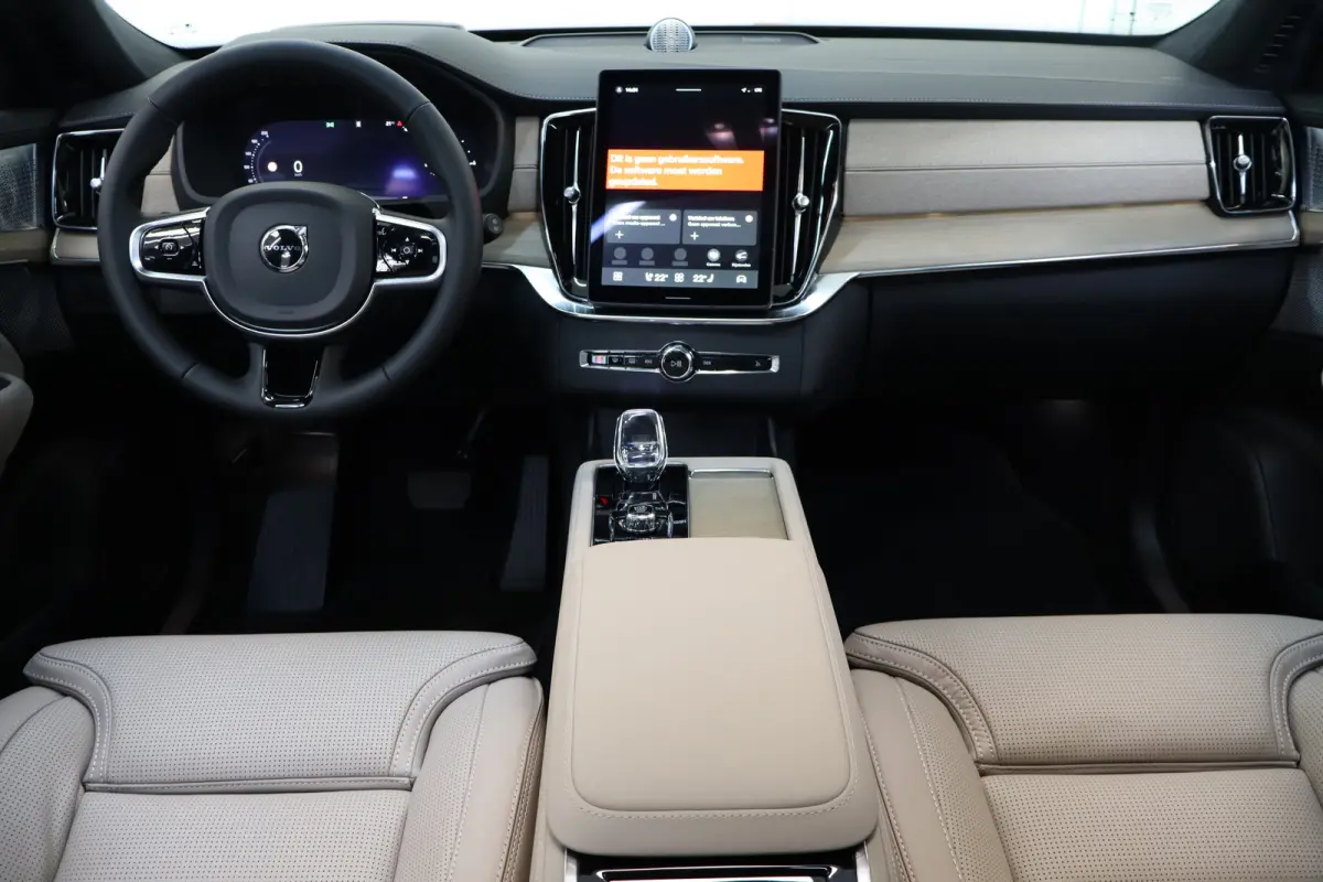 2.0 T8 Plug-in hybrid AWD Ultra Bright Exec. Ed. | 2 stoelen op derde rij | Achterbank verwarmd | Achteruitrij assistent