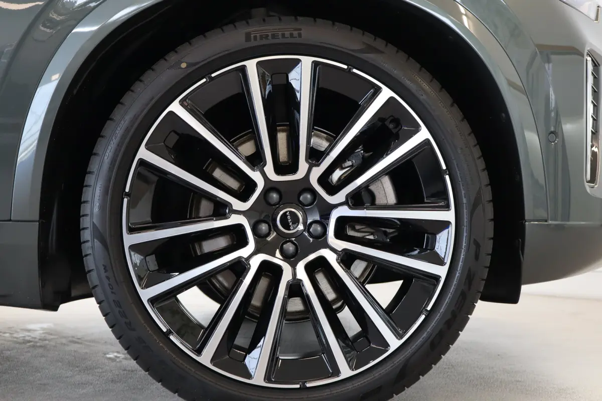 2.0 T8 Plug-in hybrid AWD Ultra Bright Exec. Ed. | 2 stoelen op derde rij | Achterbank verwarmd | Achteruitrij assistent