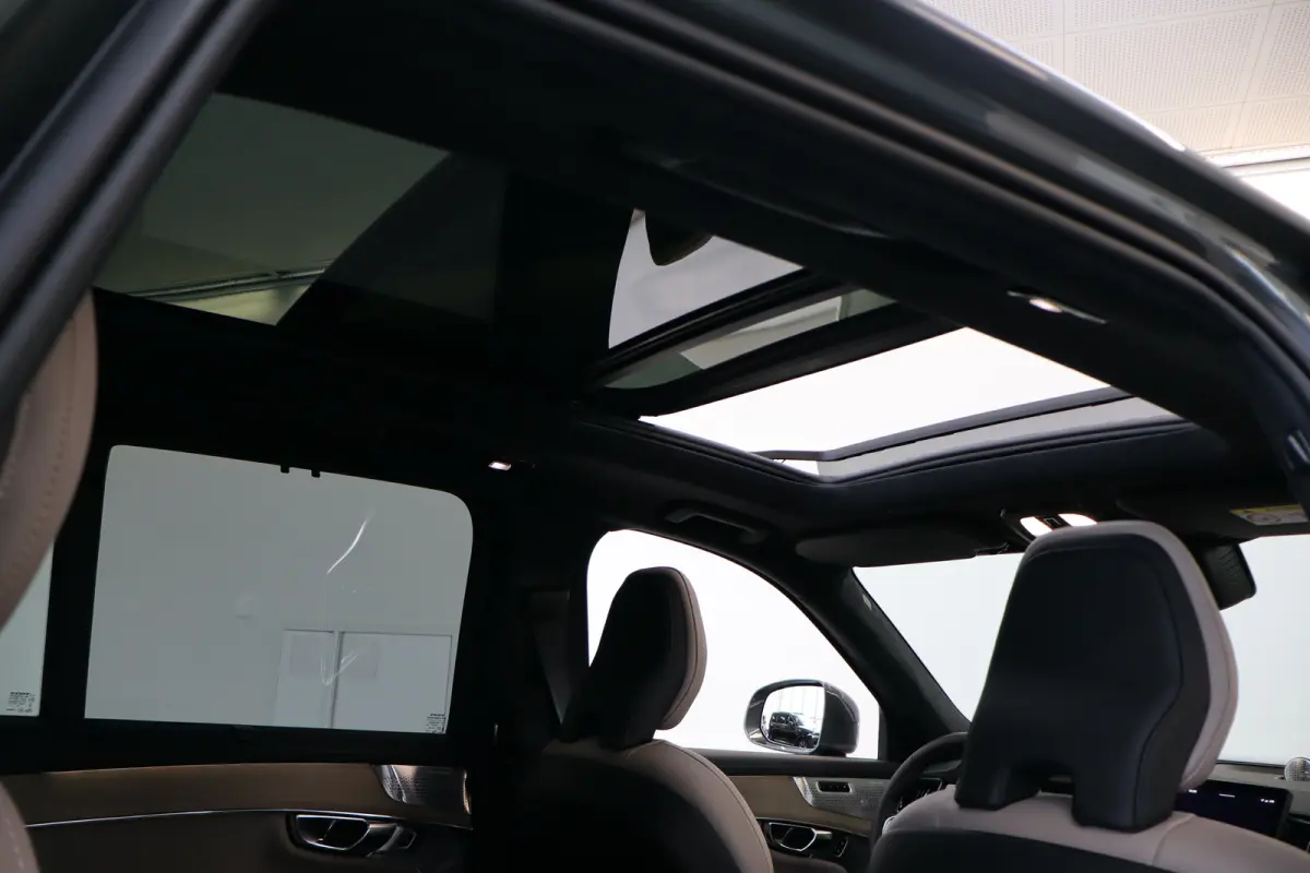 2.0 T8 Plug-in hybrid AWD Ultra Bright Exec. Ed. | 2 stoelen op derde rij | Achterbank verwarmd | Achteruitrij assistent