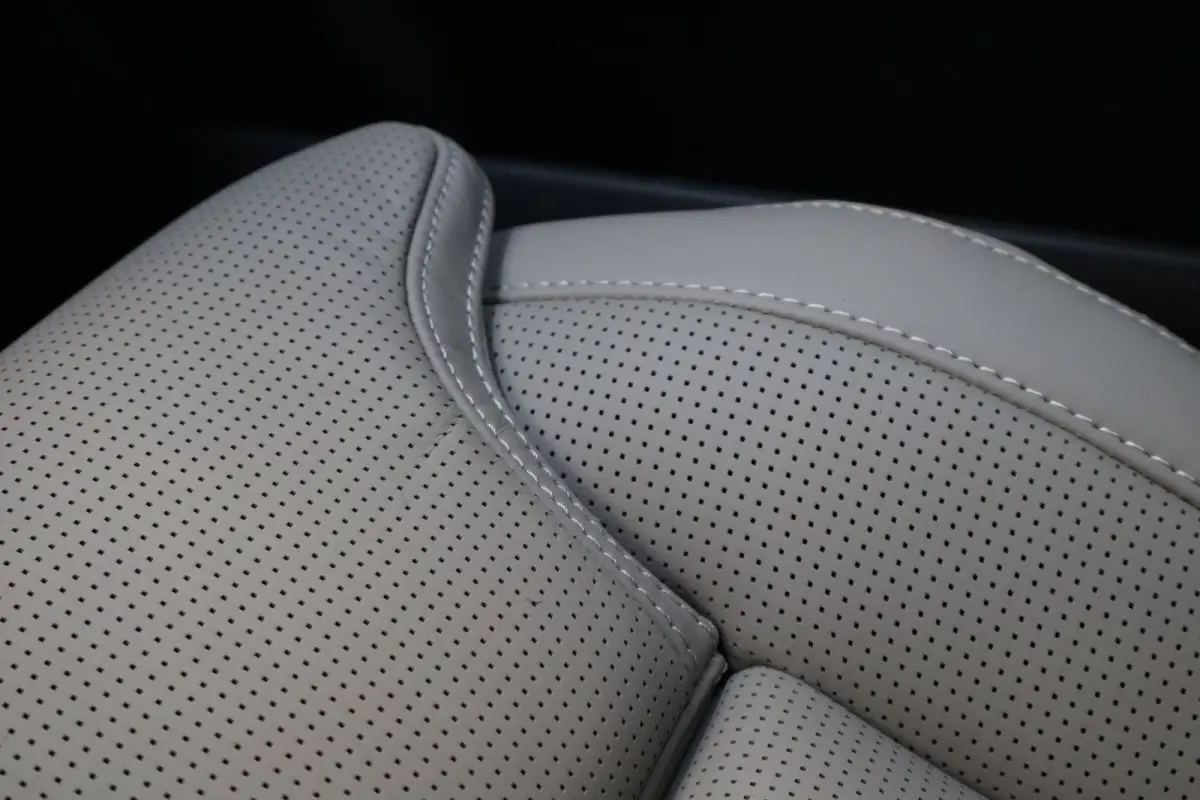 2.0 T8 Plug-in hybrid AWD Ultra Bright Exec. Ed. | 2 stoelen op derde rij | Achterbank verwarmd | Achteruitrij assistent