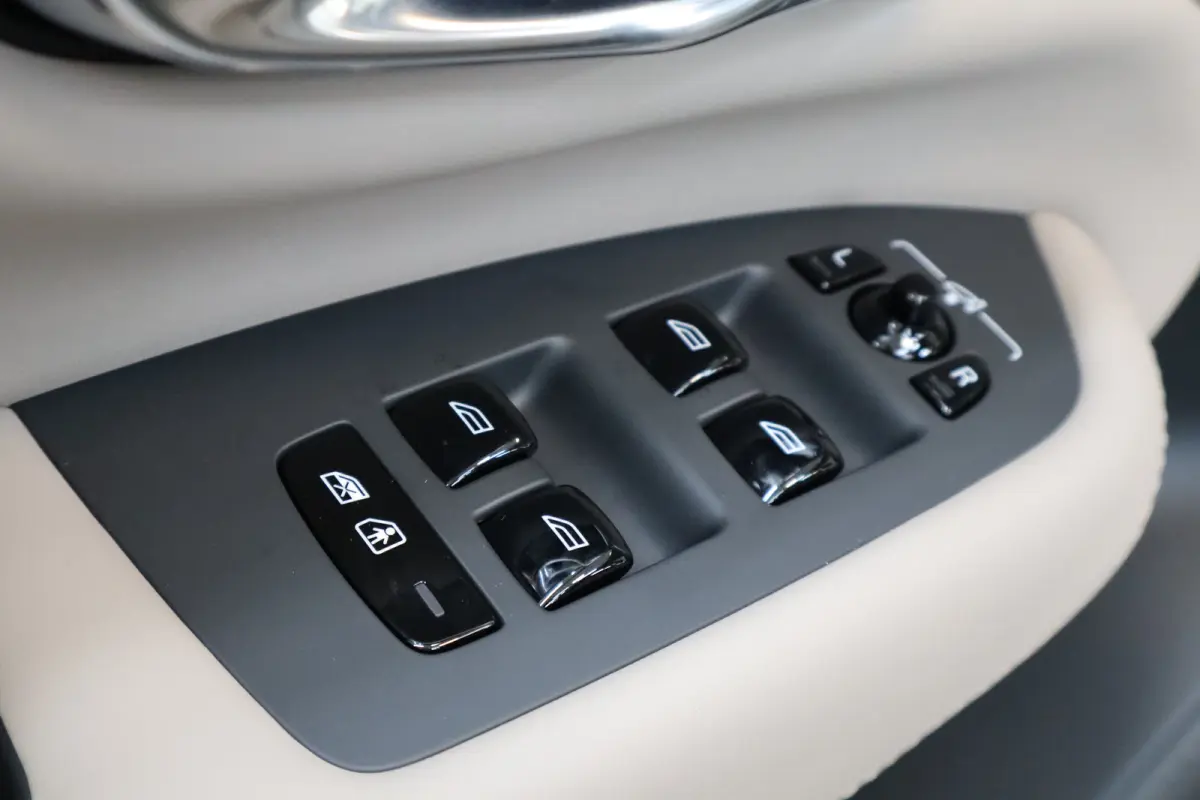 2.0 T8 Plug-in hybrid AWD Ultra Bright Exec. Ed. | 2 stoelen op derde rij | Achterbank verwarmd | Achteruitrij assistent