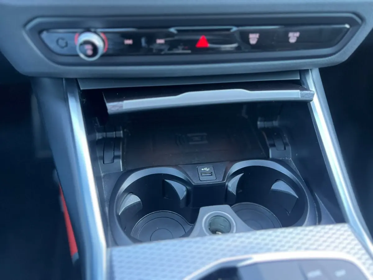 320e Limousine M Sport | ACC | Pano | NL Auto | Camera