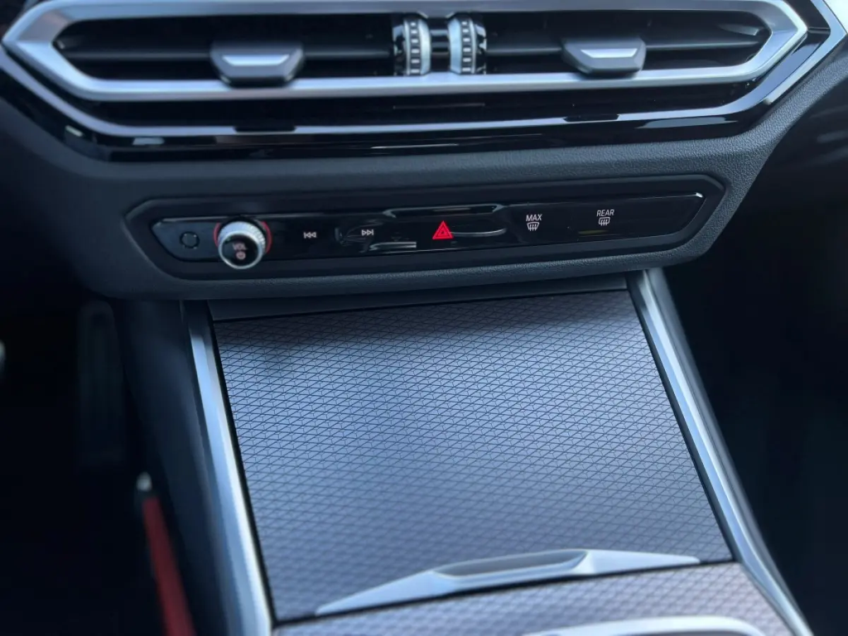 320e Limousine M Sport | ACC | Pano | NL Auto | Camera