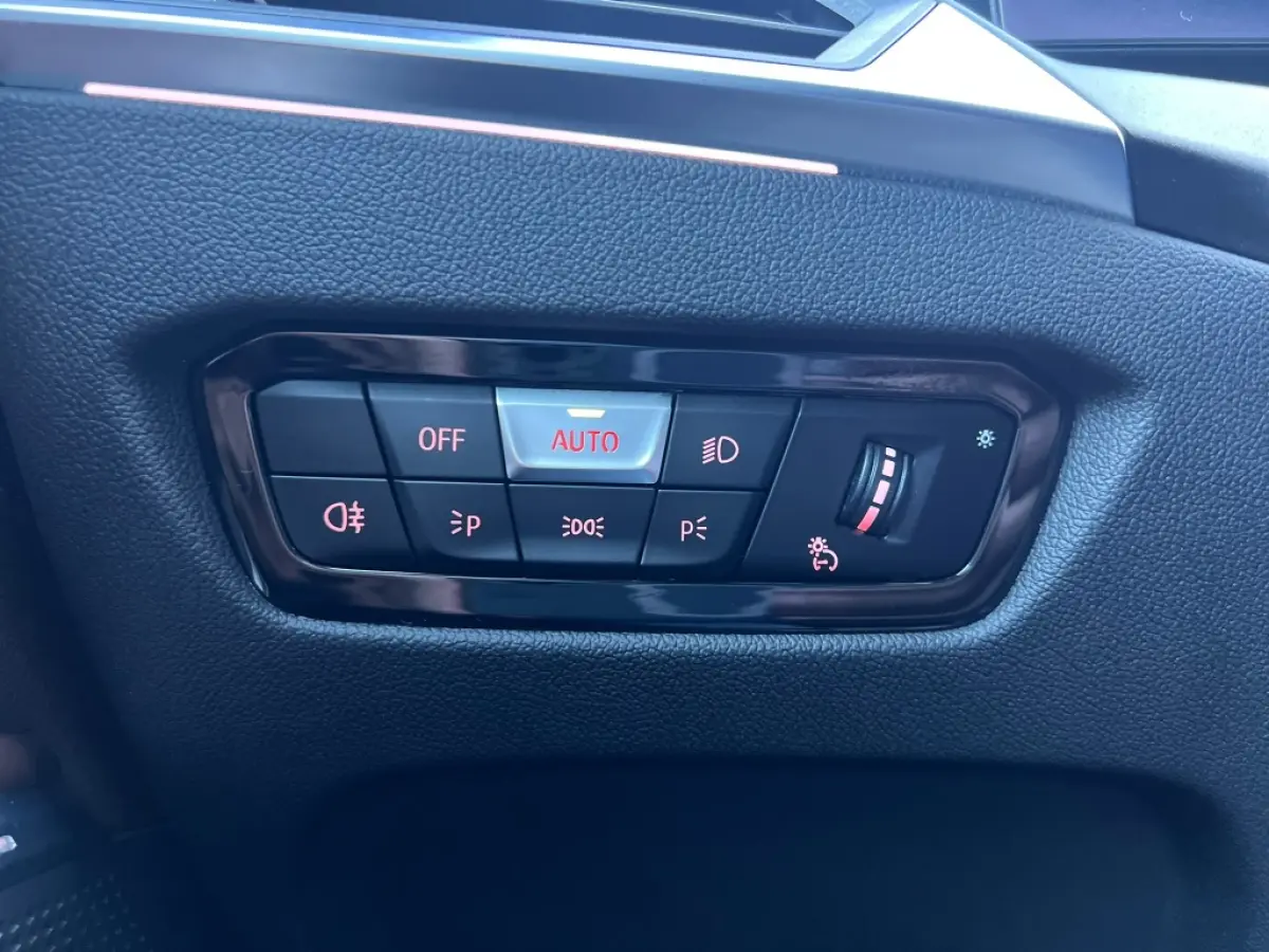 320e Limousine M Sport | ACC | Pano | NL Auto | Camera
