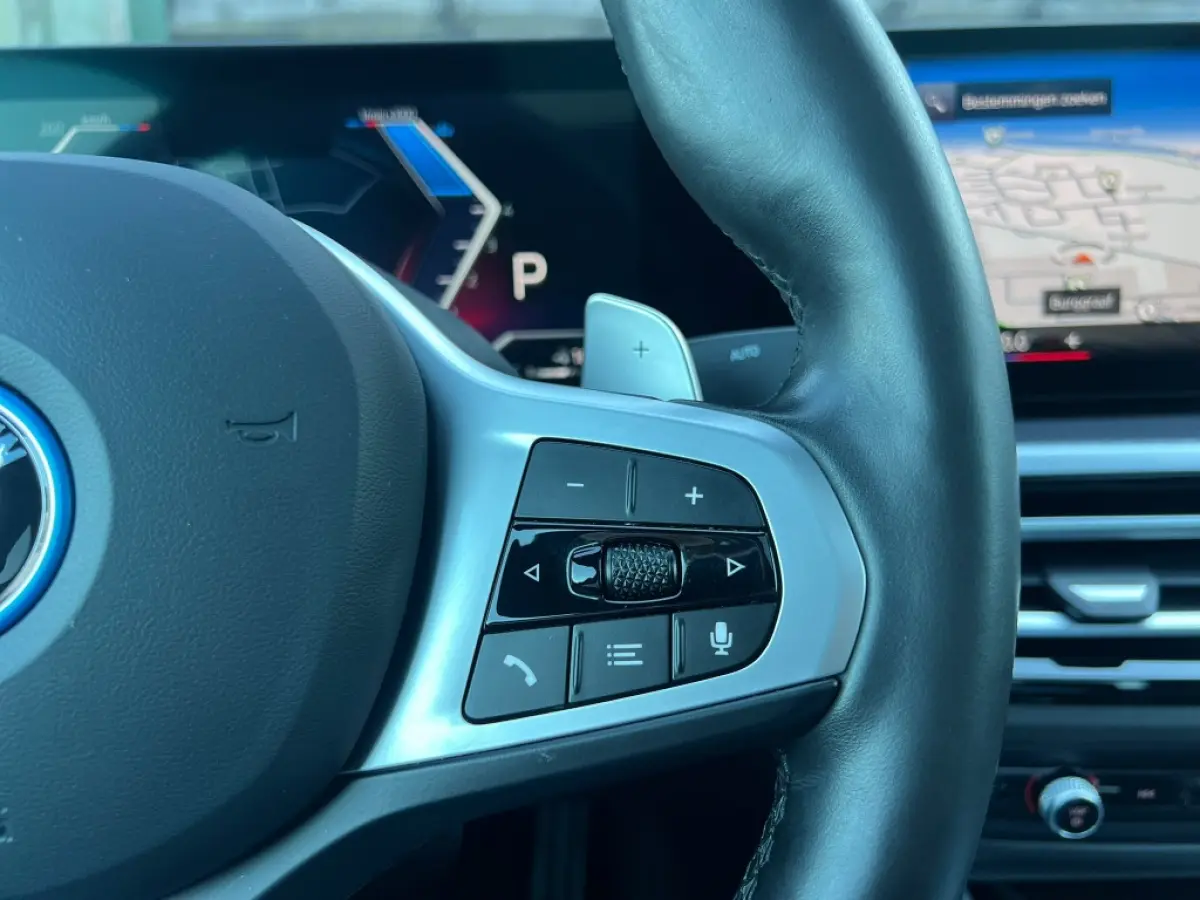 320e Limousine M Sport | ACC | Pano | NL Auto | Camera
