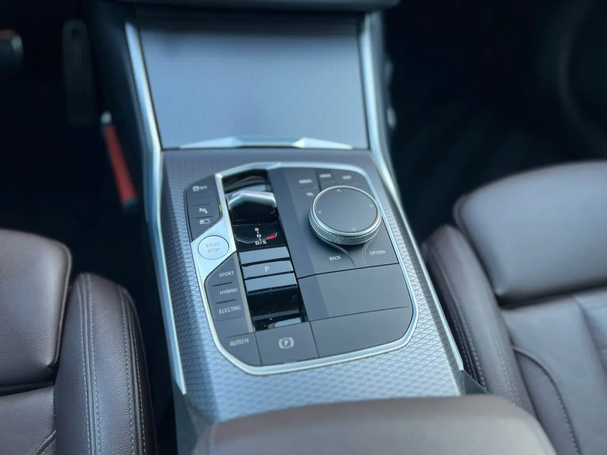 320e Limousine M Sport | ACC | Pano | NL Auto | Camera