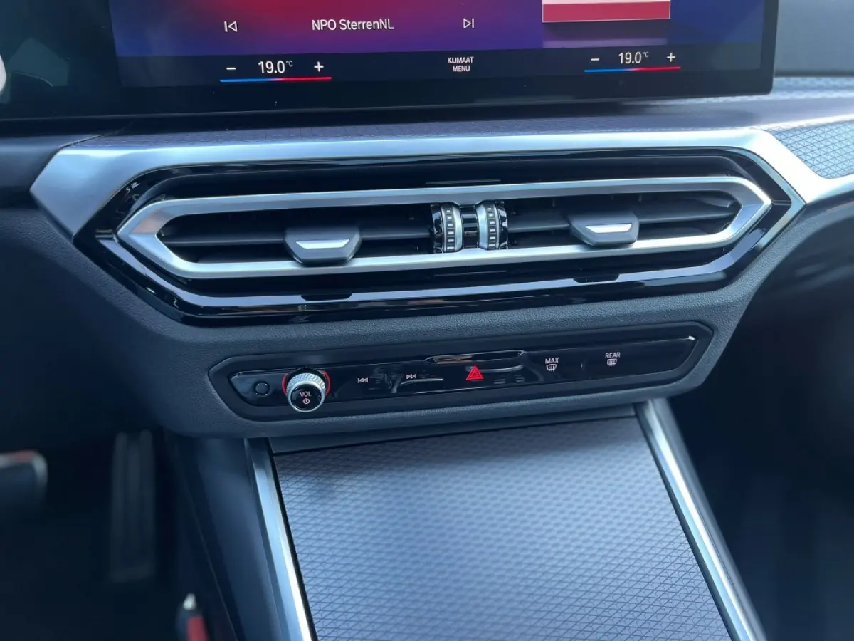 320e Limousine M Sport | ACC | Pano | NL Auto | Camera