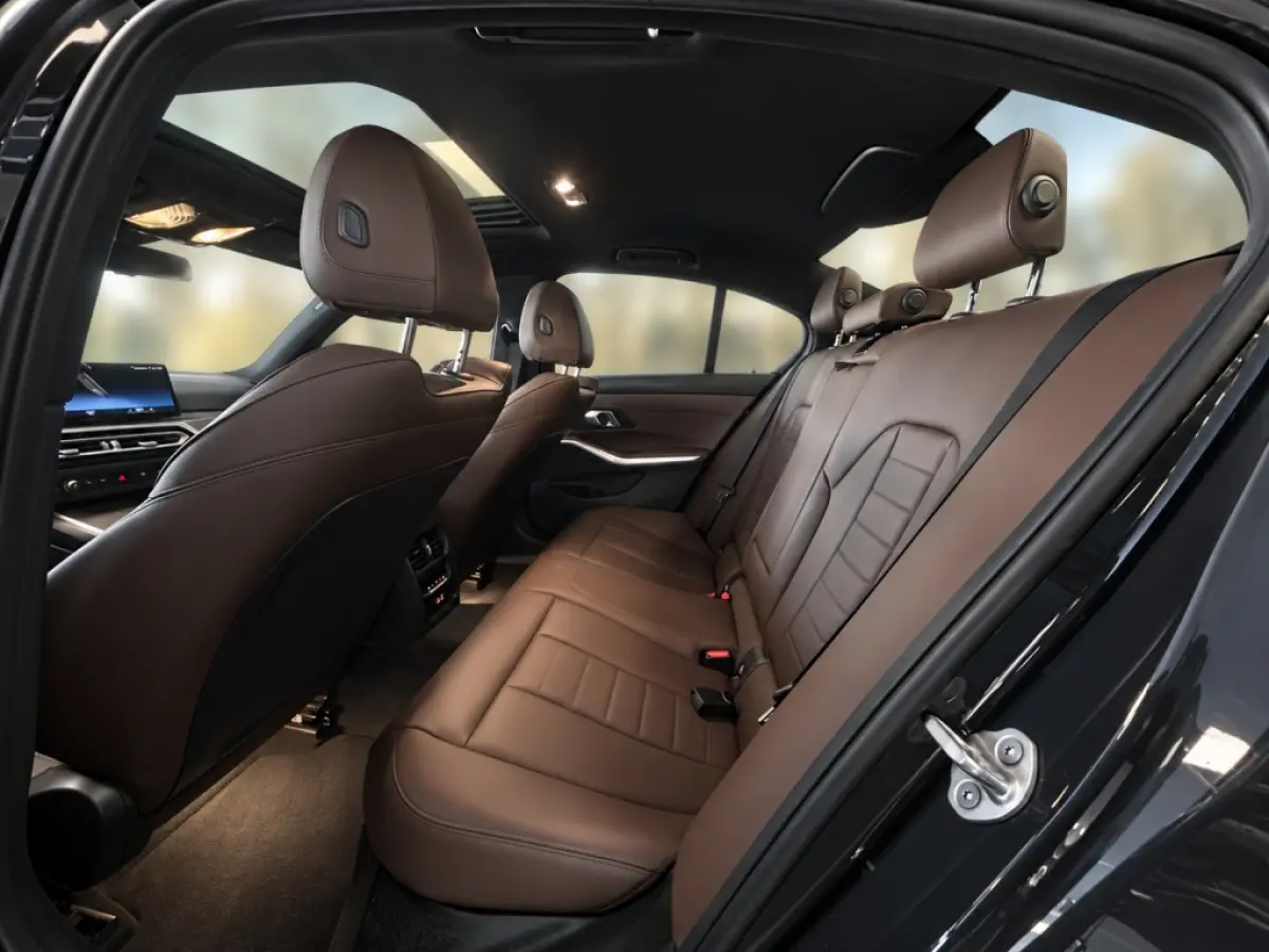 320e Limousine M Sport | ACC | Pano | NL Auto | Camera
