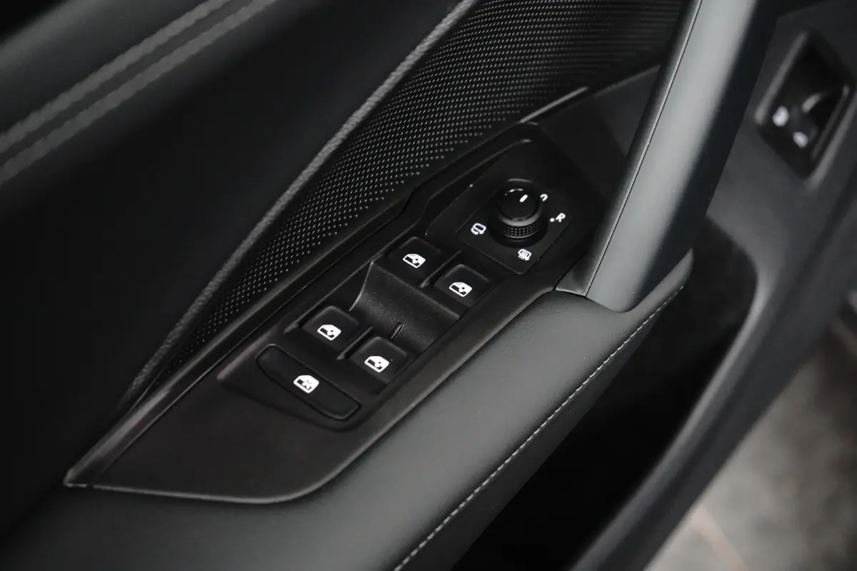 1.5 TSI eHybrid 150 kW Life | Trekhaak | Camera | Apple Carplay |