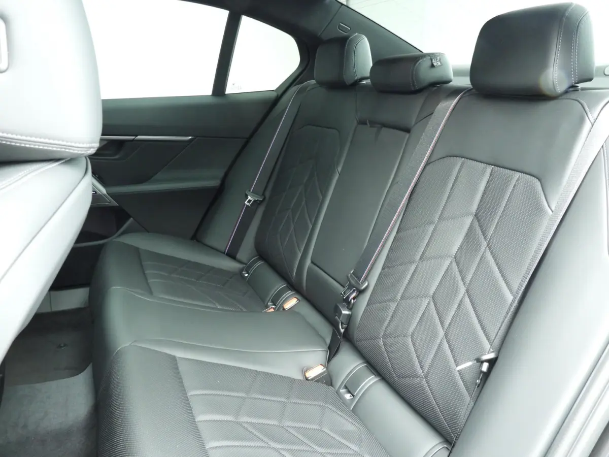 550e xDrive M Sportpakket Pro | Comfort pakket | Innovation Pack | Travel Pack