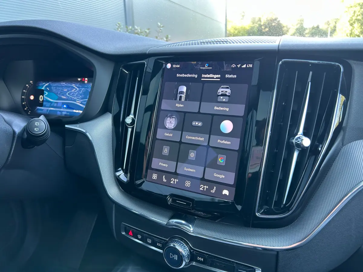 2.0 T6 Plug-in hybrid AWD Plus Bright | Long Range | SoH 95% | Panoramadak | Camera | Harman/Kardon |