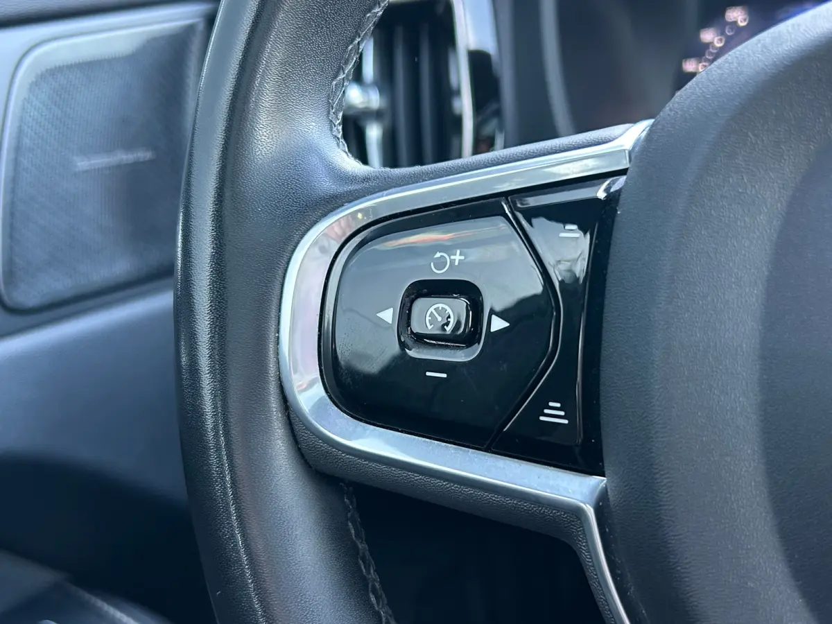 2.0 T6 Plug-in hybrid AWD Plus Bright | Long Range | SoH 95% | Panoramadak | Camera | Harman/Kardon |