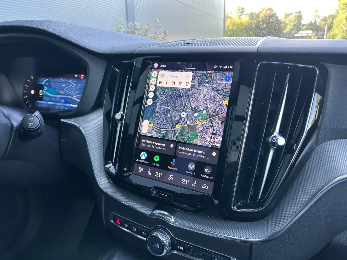2.0 T6 Plug-in hybrid AWD Plus Bright | Long Range | SoH 95% | Panoramadak | Camera | Harman/Kardon |