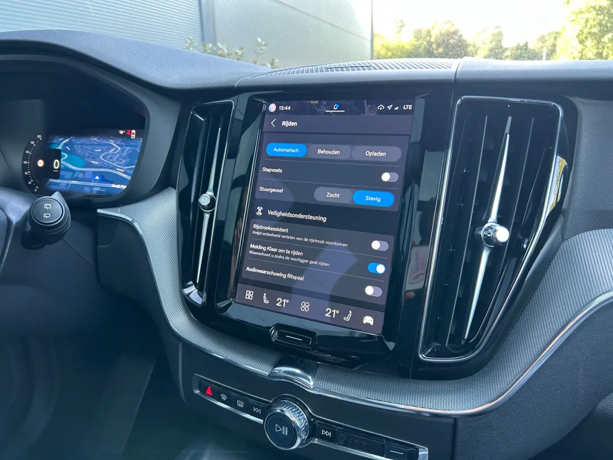 2.0 T6 Plug-in hybrid AWD Plus Bright | Long Range | SoH 95% | Panoramadak | Camera | Harman/Kardon |