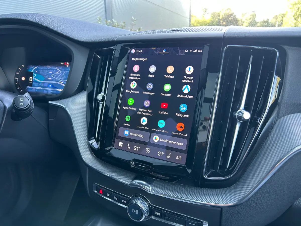 2.0 T6 Plug-in hybrid AWD Plus Bright | Long Range | SoH 95% | Panoramadak | Camera | Harman/Kardon |