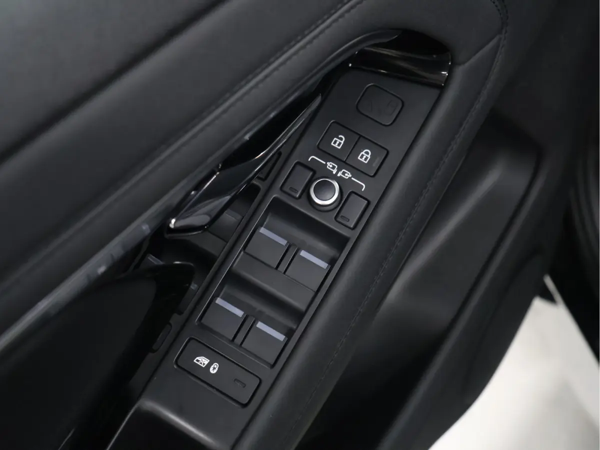 1.5 P300e AWD R-Dynamic SE [PANORAMADAK, ADAPTIVE CRUISE CONTROL, APPLE CARPLAY, ANDROID, RONDOM CAMERA, MEMORY SEATS, STOELVERWARMING, DODEHOEKDETECTIE, ELEKTRISCHE ACHTERKLEP, LEDER, LED, 