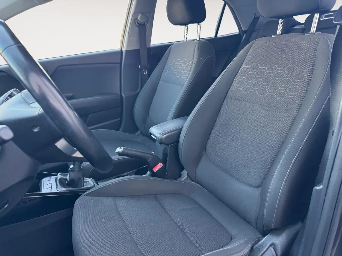 1.0 TGDI DynamicLine | Navigatie | Parkeer camera achter |  Keyless