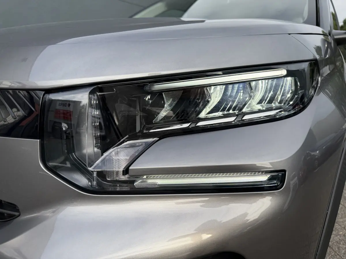 Max 113pk Comfort Range 44 kWh (Camera - Automatische Airco - Navigatie - LED - Apple Carplay - Parkeersensoren achter)