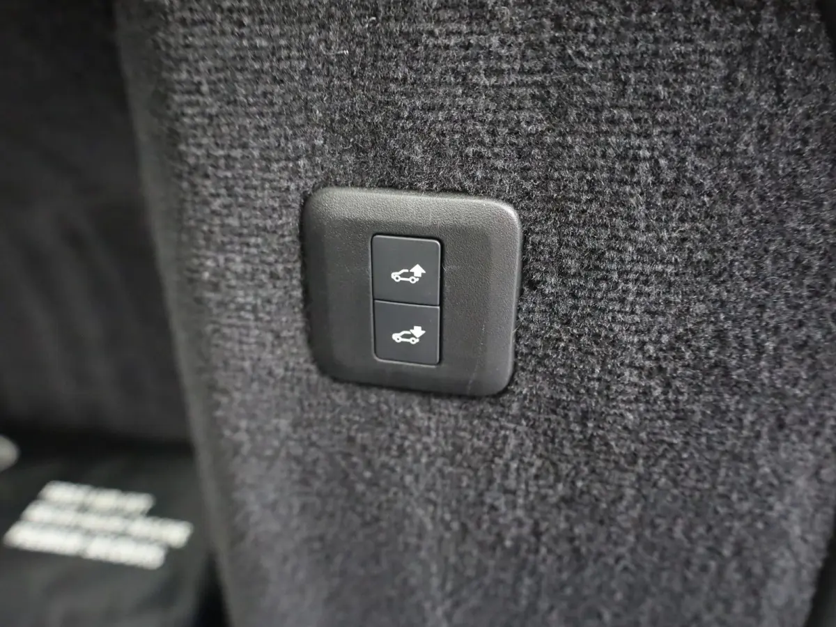 | P400 HSE | Meridian | Schuif/Kanteldak | Apple \ Android |Auto | Dodehoek | Keyless| Prijs Rijklaar!!
