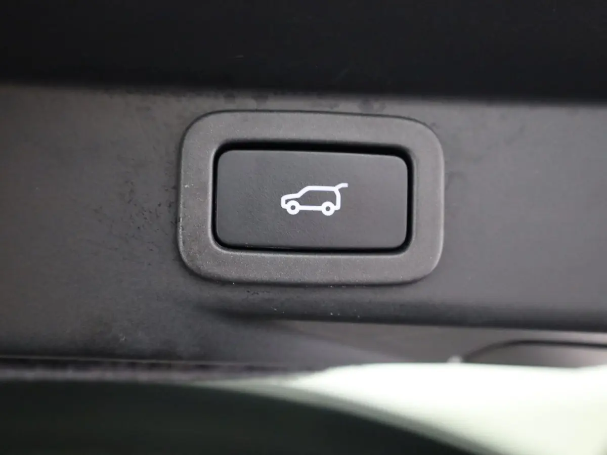 | P400 HSE | Meridian | Schuif/Kanteldak | Apple \ Android |Auto | Dodehoek | Keyless| Prijs Rijklaar!!
