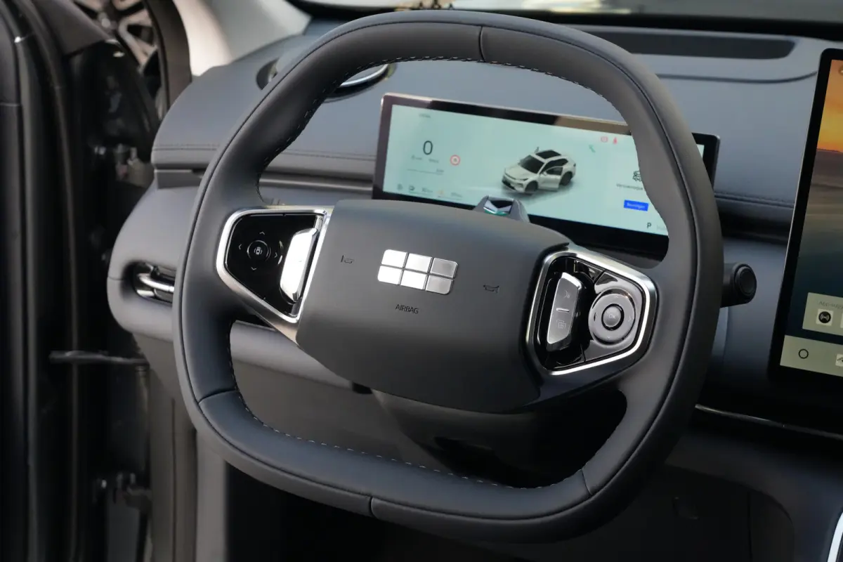 1.5 Max+ | PHEV | 262 PK | Panoramadak | 360° camera | Massage Stoelen | GEELY Starray EM-i 1.5 Max+ 262 PK met 1.5 liter 4-cilinder hybride benzinemotor, panoramadak, lederen bekleding, 36