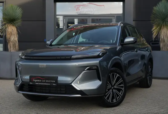 1.5 Max+ | PHEV | 262 PK | Panoramadak | 360° camera | Massage Stoelen | GEELY Starray EM-i 1.5 Max+ 262 PK met 1.5 liter 4-cilinder hybride benzinemotor, panoramadak, lederen bekleding, 36