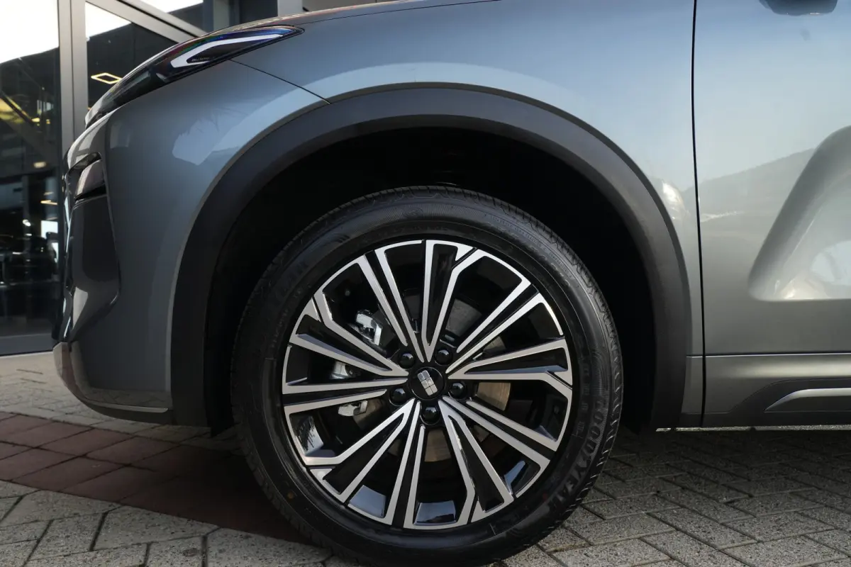 1.5 Max+ | PHEV | 262 PK | Panoramadak | 360° camera | Massage Stoelen | GEELY Starray EM-i 1.5 Max+ 262 PK met 1.5 liter 4-cilinder hybride benzinemotor, panoramadak, lederen bekleding, 36