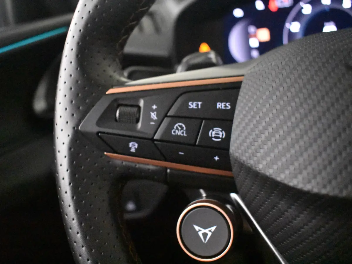 1.5 TSI e-Hybrid Business | 360gr Camera | Head-up Display | Keyless | Elektr stoel incl memory | Parkeer assist | Stoel/stuurverw | App Connect | LED | DAB | 18"LMV