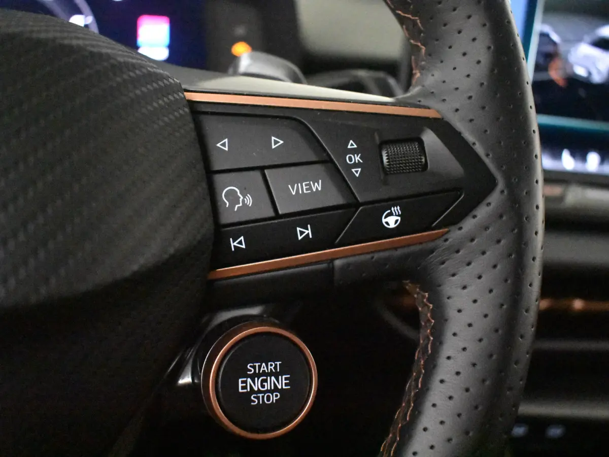 1.5 TSI e-Hybrid Business | 360gr Camera | Head-up Display | Keyless | Elektr stoel incl memory | Parkeer assist | Stoel/stuurverw | App Connect | LED | DAB | 18"LMV
