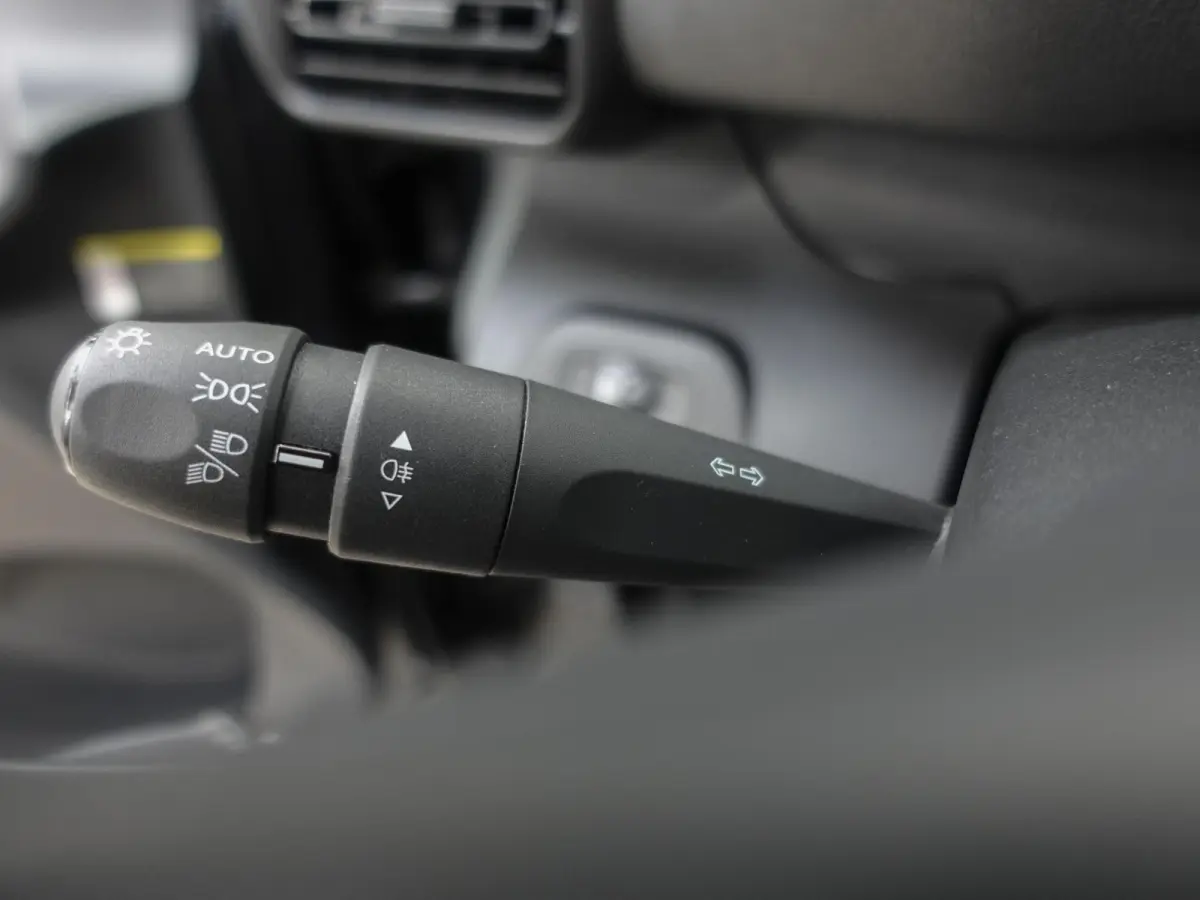 1.5 BlueHDi 100pk L2 Airco Cruise control Trekhaak Parkeersensoren Bluetooth