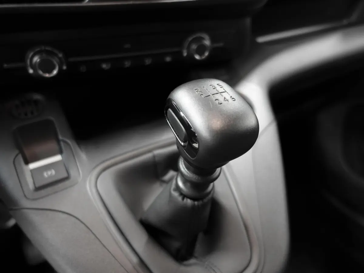 1.5 BlueHDi 100pk L2 Airco Cruise control Trekhaak Parkeersensoren Bluetooth