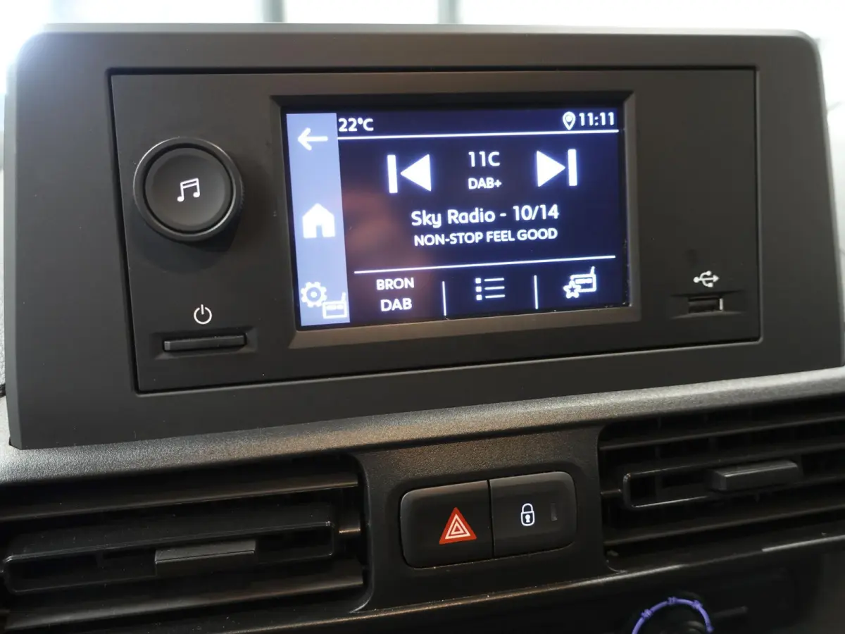 1.5 BlueHDi 100pk L2 Airco Cruise control Trekhaak Parkeersensoren Bluetooth