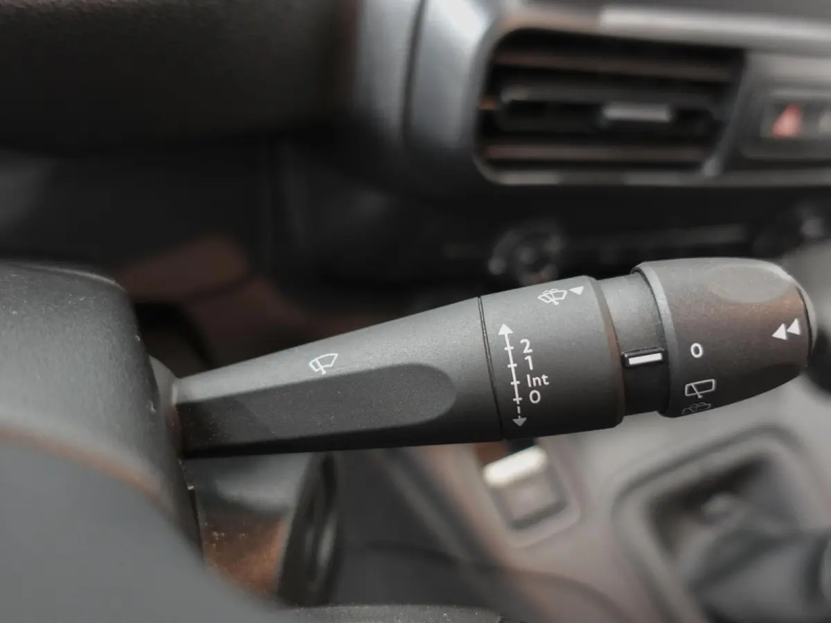 1.5 BlueHDi 100pk L2 Airco Cruise control Trekhaak Parkeersensoren Bluetooth