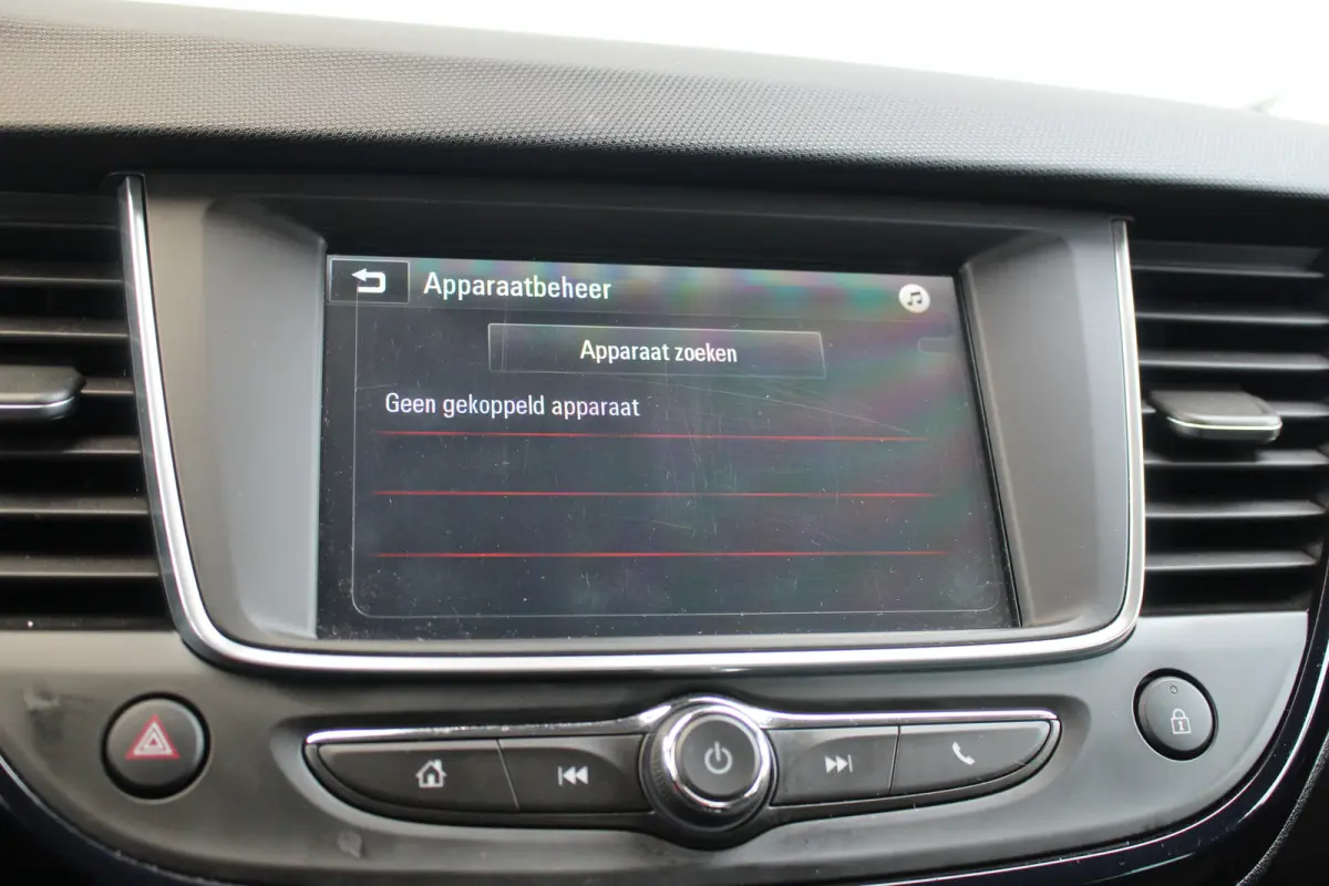 1.2 Turbo 120 Jaar Edition | Camera | Trekh Afn. | PDC V+A | Carplay | Cruise | Camera | Trekh Afn. | PDC V+A | Carplay | Cruise |