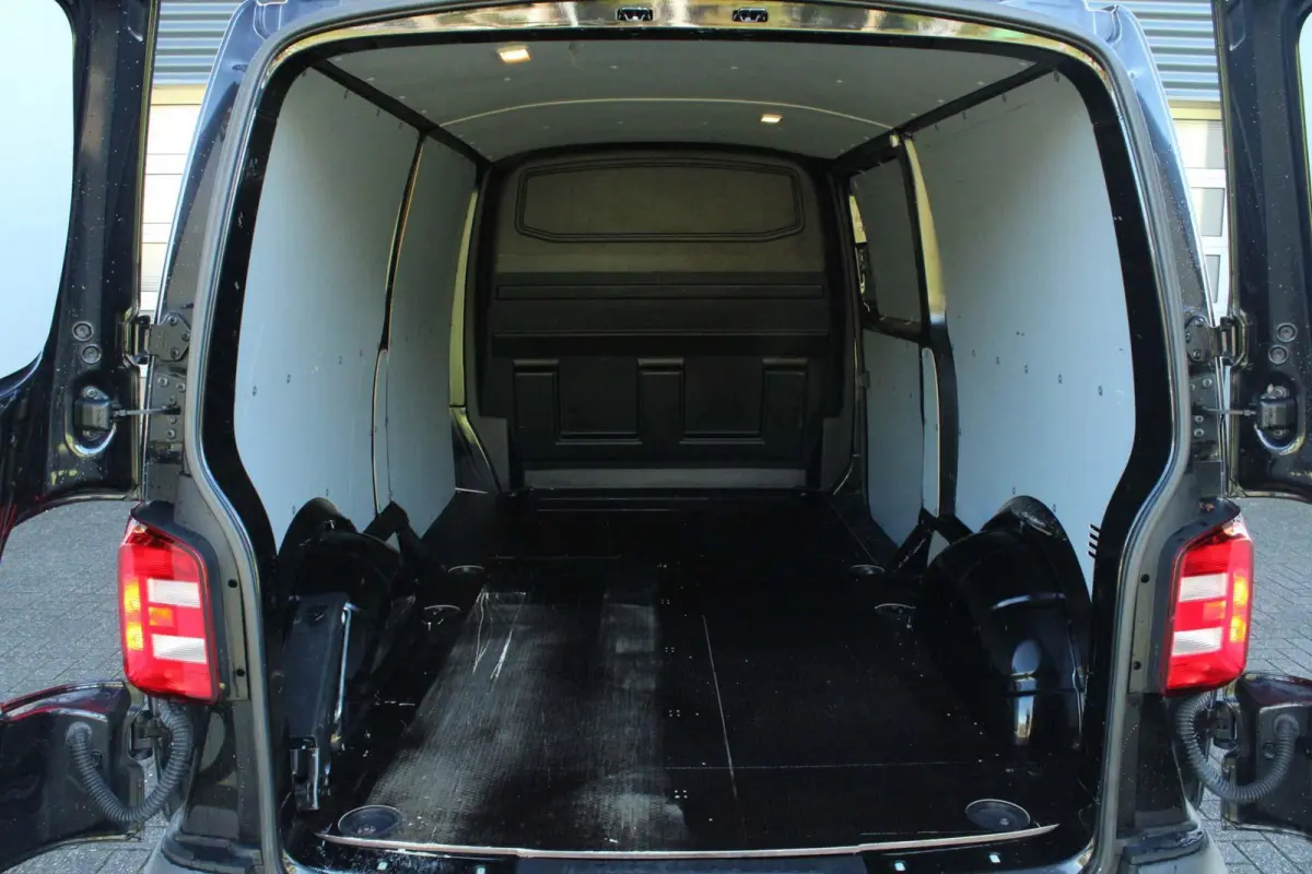2.0 TDI 102pk L2H1 | Trekhaak | Cruise Control | Navigatie | Parkeersensor Achter