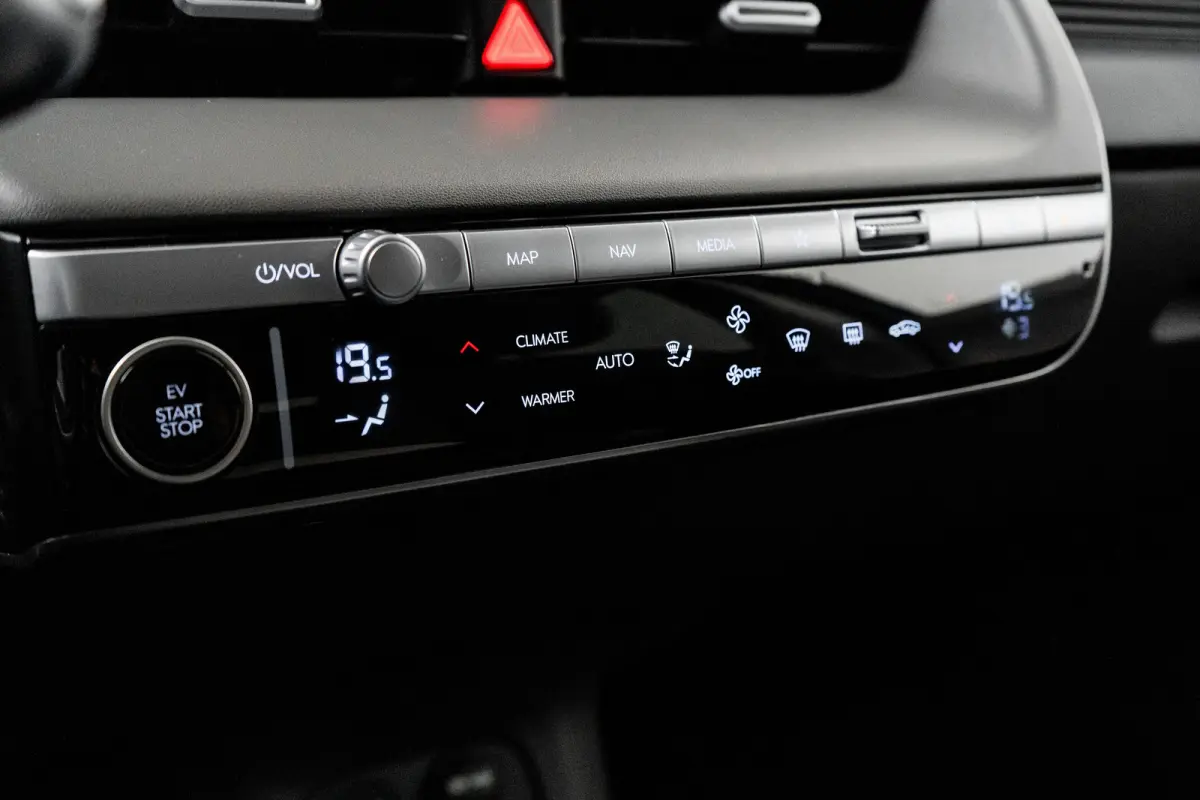 Basis Elektro | Adaptieve Cruise Control | Navigatie | Climate Control | Apple Carplay | Android Auto | Achteruitrijcamera |