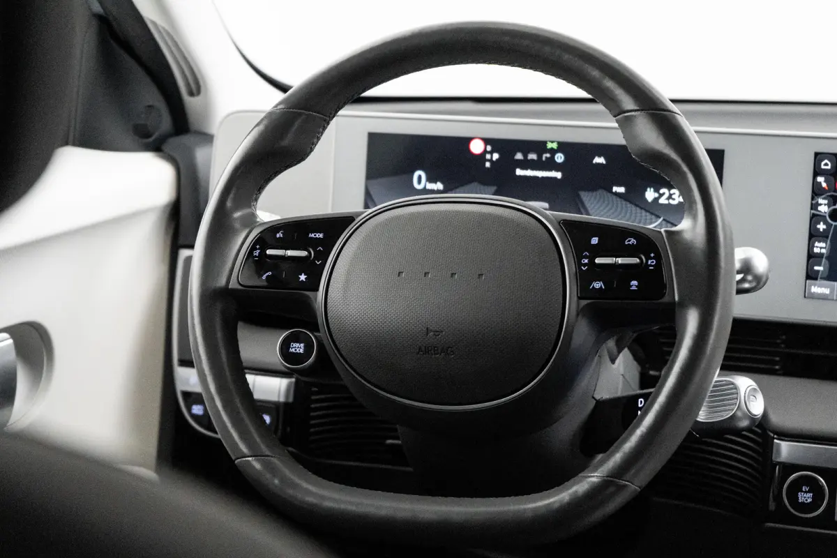 Basis Elektro | Adaptieve Cruise Control | Navigatie | Climate Control | Apple Carplay | Android Auto | Achteruitrijcamera |