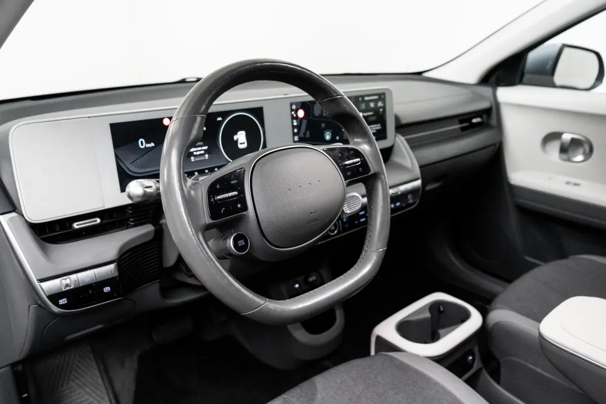 Basis Elektro | Adaptieve Cruise Control | Navigatie | Climate Control | Apple Carplay | Android Auto | Achteruitrijcamera |