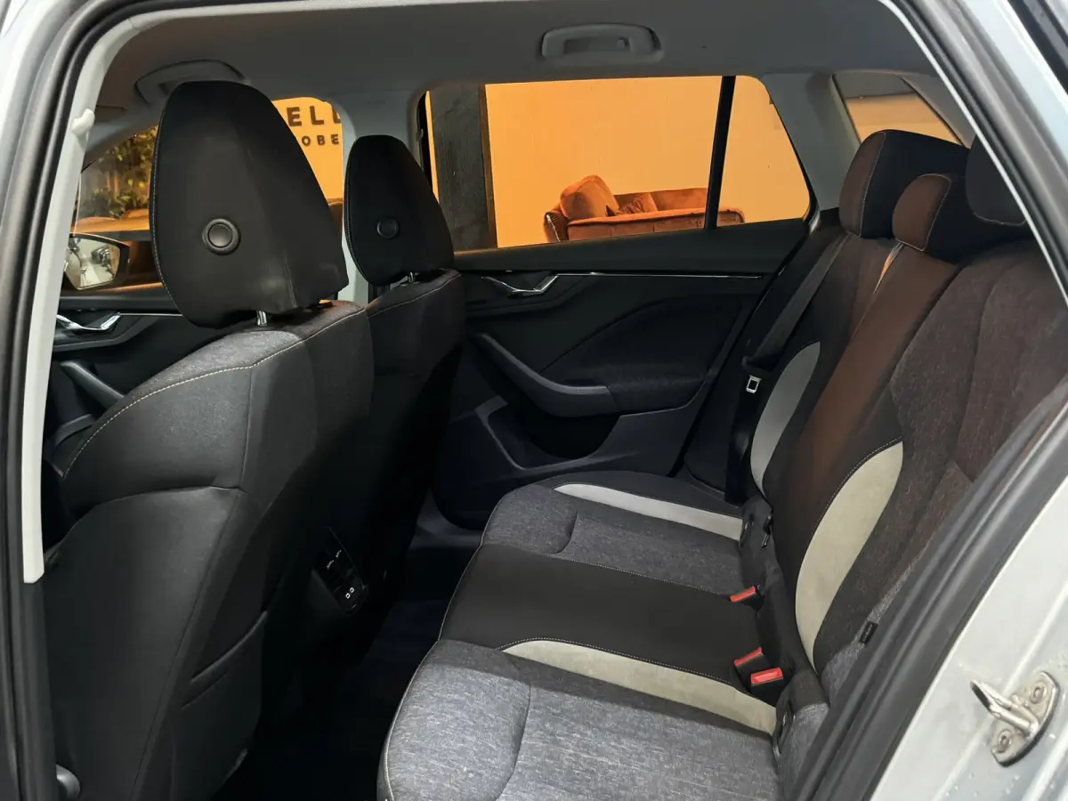 1.0 TSI Style Garantie|Automaat|Keyless|CarPlay|StoelVW|Lane Assist|Xenon|Rijklaar
