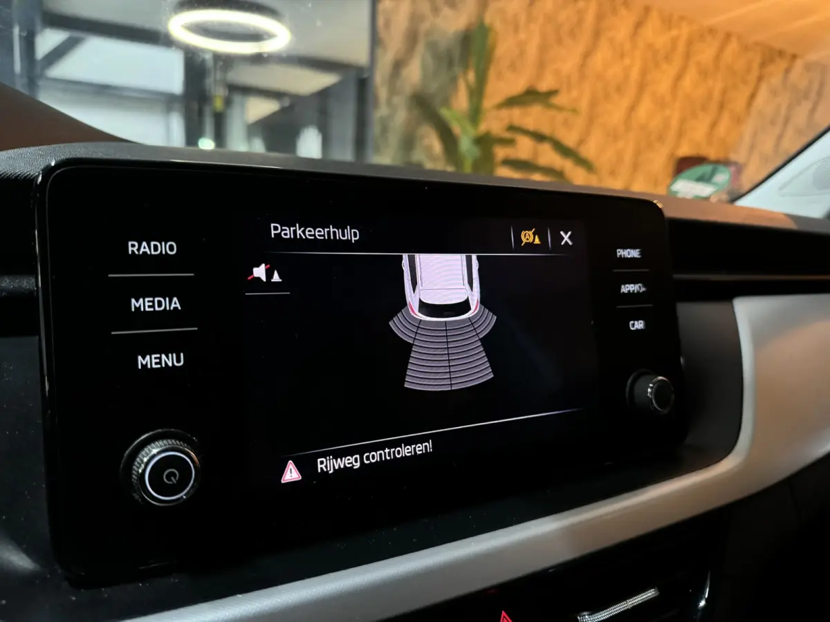 1.0 TSI Style Garantie|Automaat|Keyless|CarPlay|StoelVW|Lane Assist|Xenon|Rijklaar