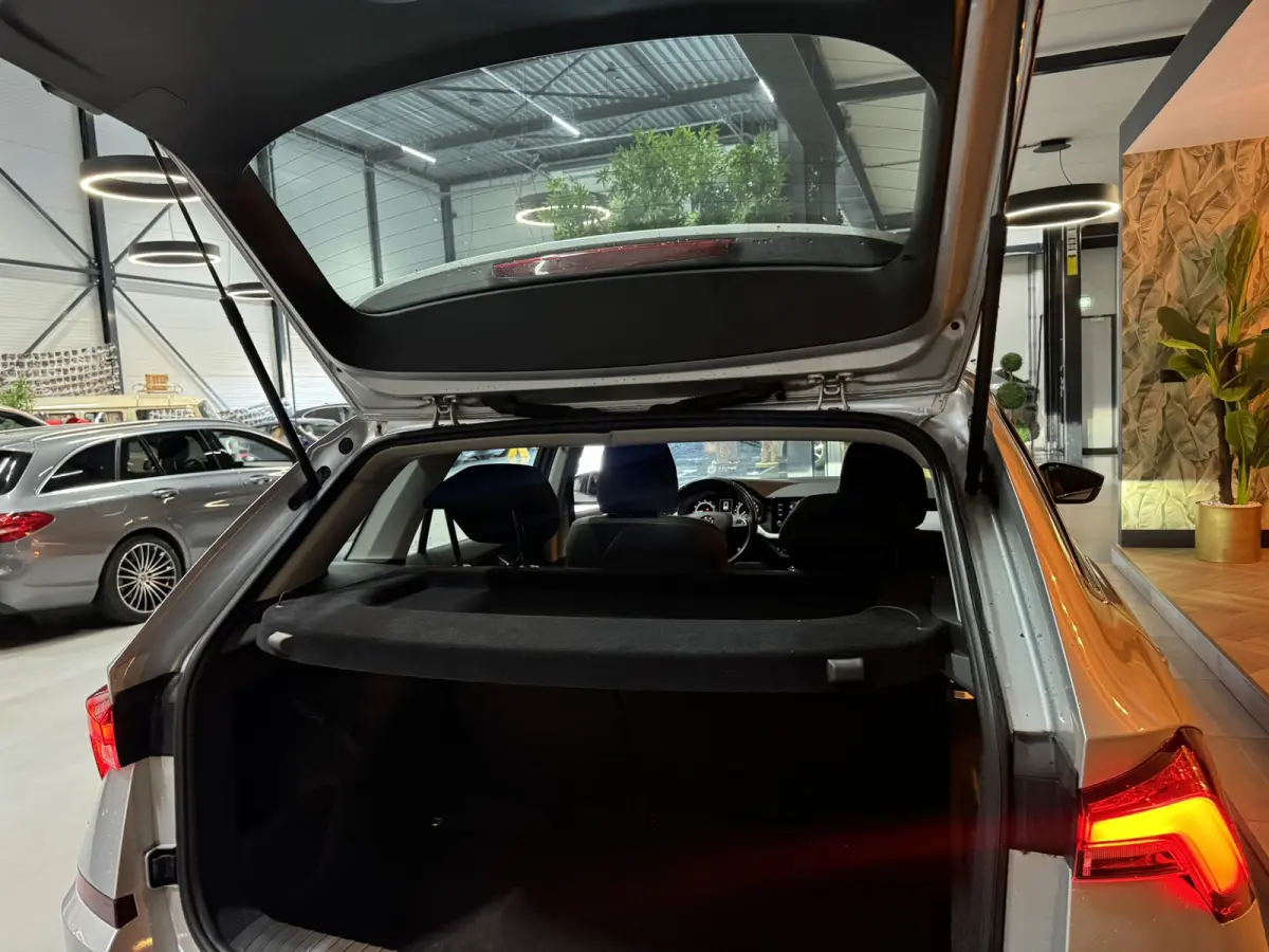 1.0 TSI Style Garantie|Automaat|Keyless|CarPlay|StoelVW|Lane Assist|Xenon|Rijklaar