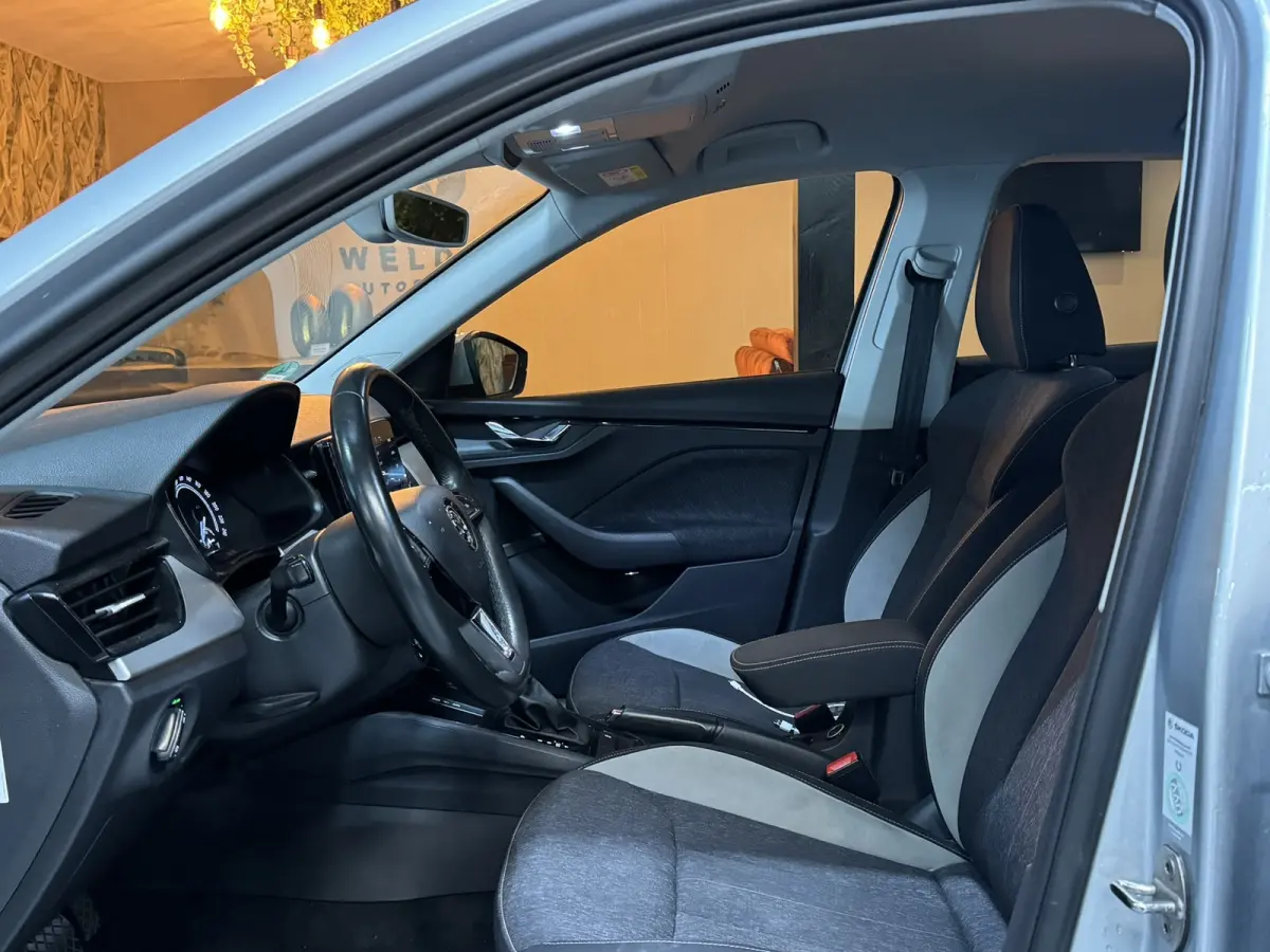 1.0 TSI Style Garantie|Automaat|Keyless|CarPlay|StoelVW|Lane Assist|Xenon|Rijklaar